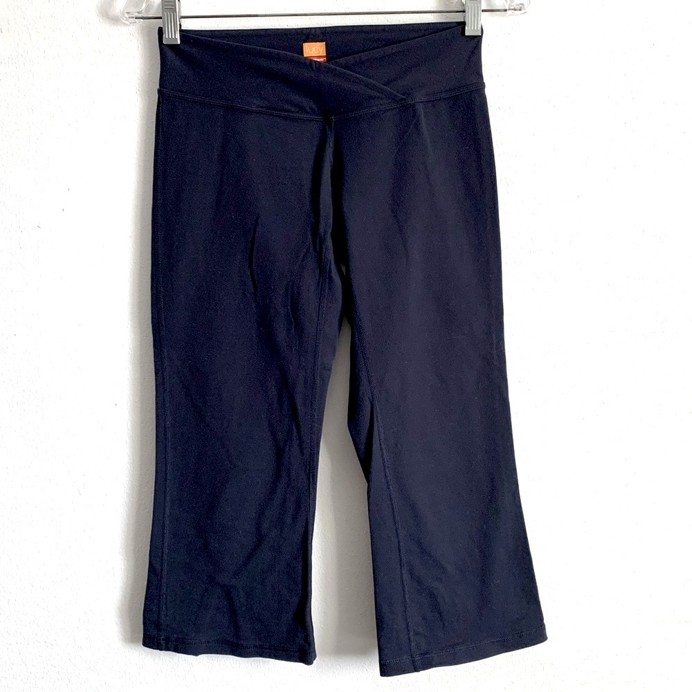 Lucy Navy Blue Capri Leggings